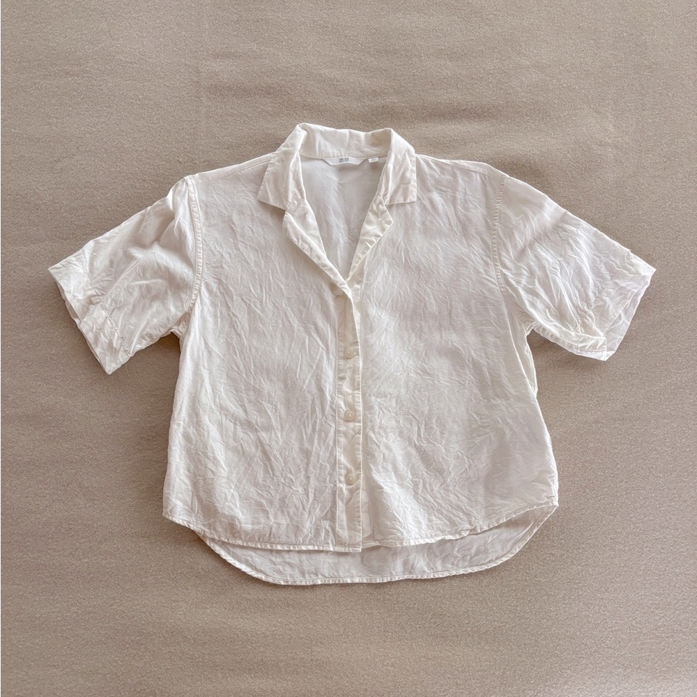 Uniqlo Cream Short-Sleeve Button-Up Shirt